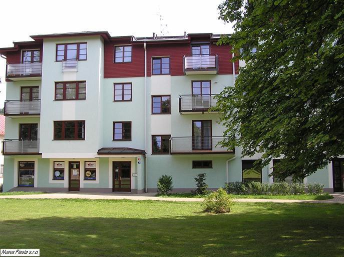 Nueva Fiesta Apartment マリアーンスケー・ラーズニェ エクステリア 写真